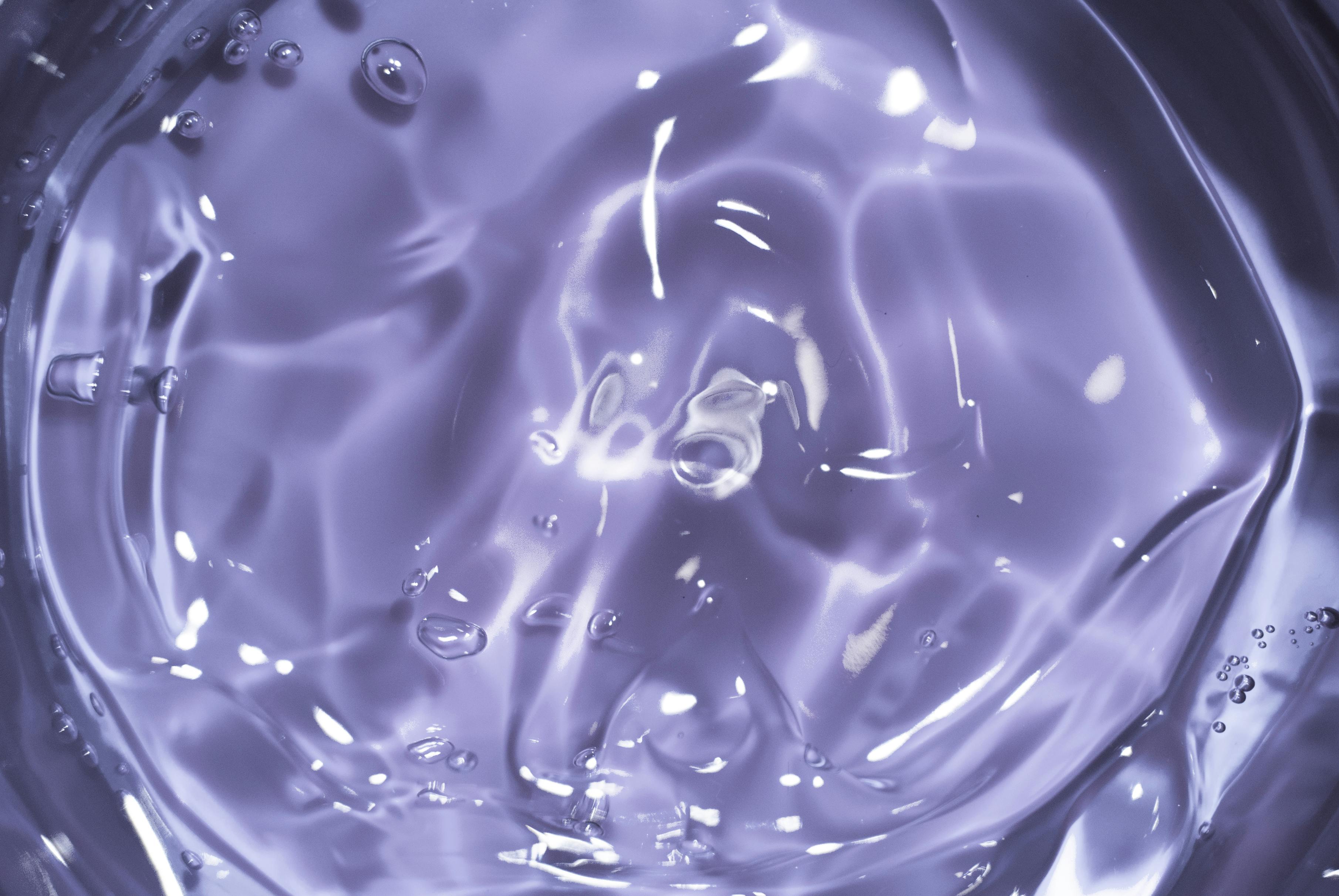 Transparent lilac gel